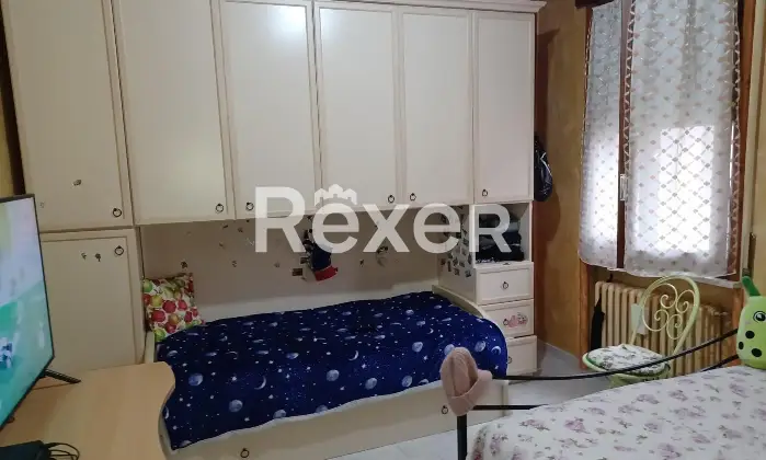 Rexer-Reggio-Emilia-Appartamento-con-ampio-terrazzo-verandato-cortile-e-garage-Altro
