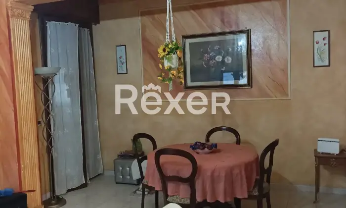 Rexer-Reggio-Emilia-Appartamento-con-ampio-terrazzo-verandato-cortile-e-garage-Altro