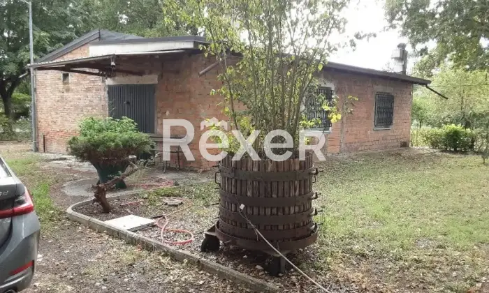 Rexer-Carpi-Hai-un-sogno-Casa-di-campagna-con-deposito-Giardino