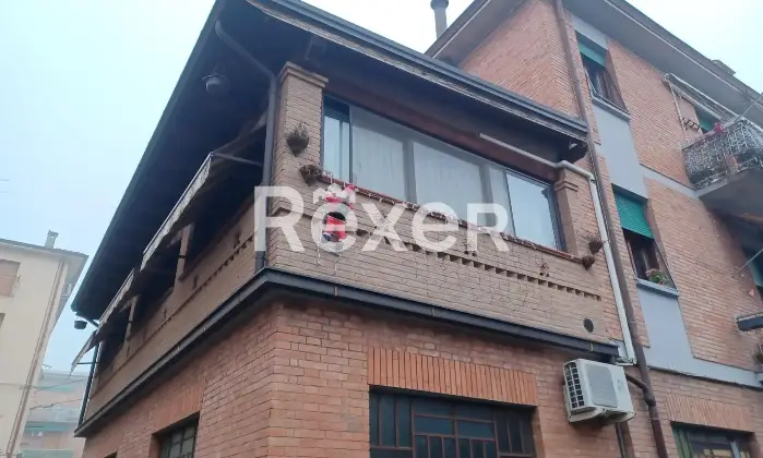 Rexer-Reggio-Emilia-Laboratorio-di-mq-con-ingressi-indipendenti-e-tettoia-da-ristrutturare-Altro