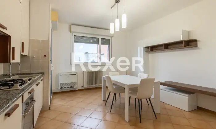 Rexer-Bologna-Appartamento-mq-con-balcone-e-cantina-Altro