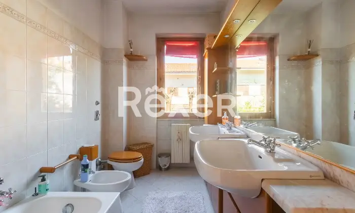 Rexer-Ornago-Ornago-Villa-bifamiliare-mq-con-taverna-box-auto-e-giardino-Altro