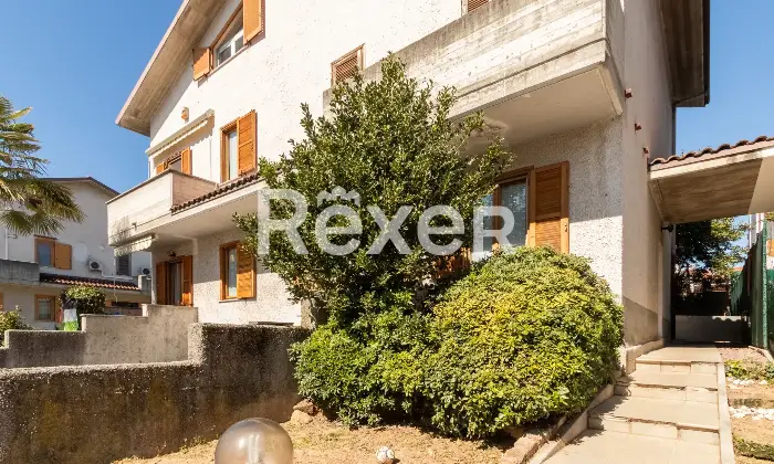 Rexer-Ornago-Ornago-Villa-bifamiliare-mq-con-taverna-box-auto-e-giardino-Altro