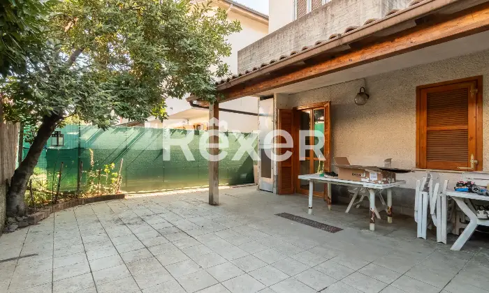 Rexer-Ornago-Ornago-Villa-bifamiliare-mq-con-taverna-box-auto-e-giardino-Altro