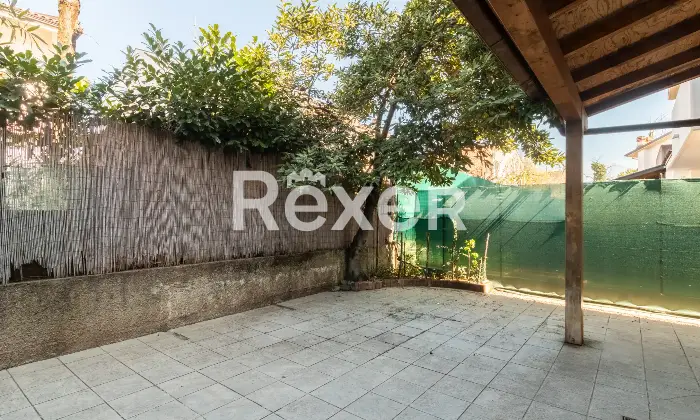 Rexer-Ornago-Ornago-Villa-bifamiliare-mq-con-taverna-box-auto-e-giardino-Altro