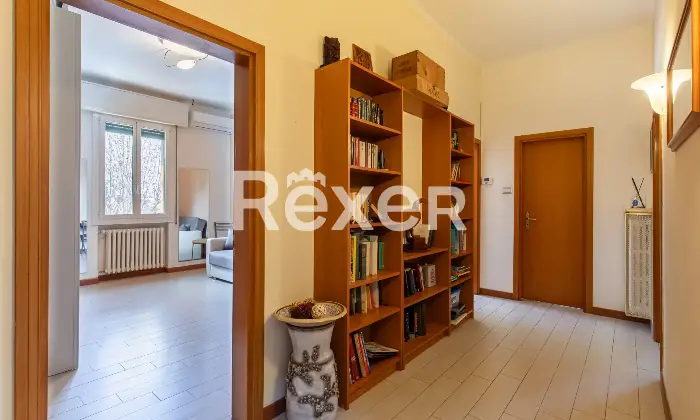 Rexer-Bologna-Massarenti-Santa-Rita-appartamento-mq-con-balcone-e-cantina-Altro