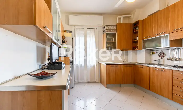 Rexer-Bologna-Massarenti-Santa-Rita-appartamento-mq-con-balcone-e-cantina-Altro