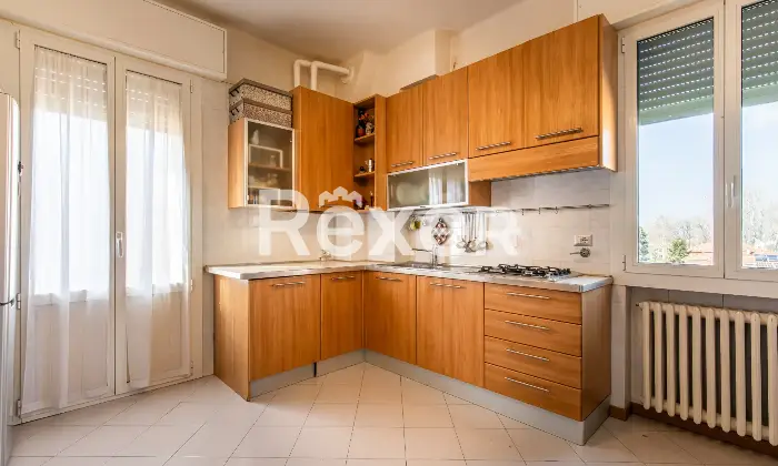 Rexer-Bologna-Massarenti-Santa-Rita-appartamento-mq-con-balcone-e-cantina-Altro