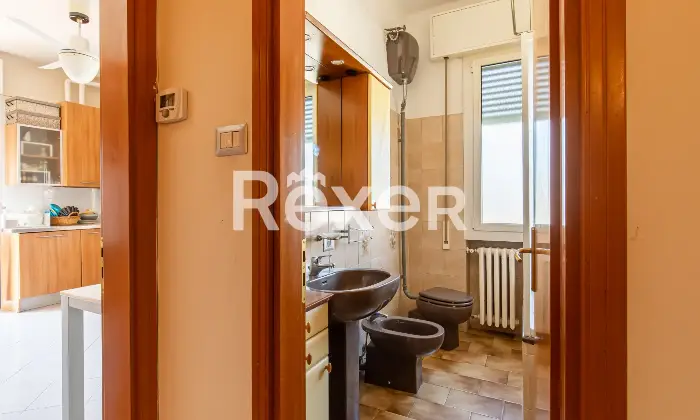 Rexer-Bologna-Massarenti-Santa-Rita-appartamento-mq-con-balcone-e-cantina-Altro