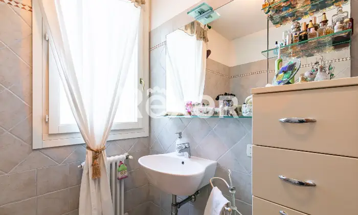 Rexer-Roncalceci-Trilocale-con-giardino-esclusivo-e-posto-auto-coperto-Altro