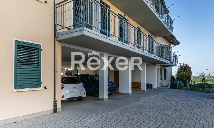 Rexer-Roncalceci-Trilocale-con-giardino-esclusivo-e-posto-auto-coperto-Altro