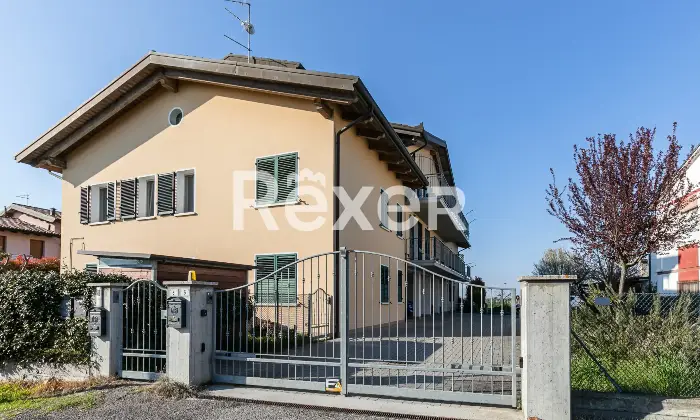 Rexer-Roncalceci-Trilocale-con-giardino-esclusivo-e-posto-auto-coperto-Altro