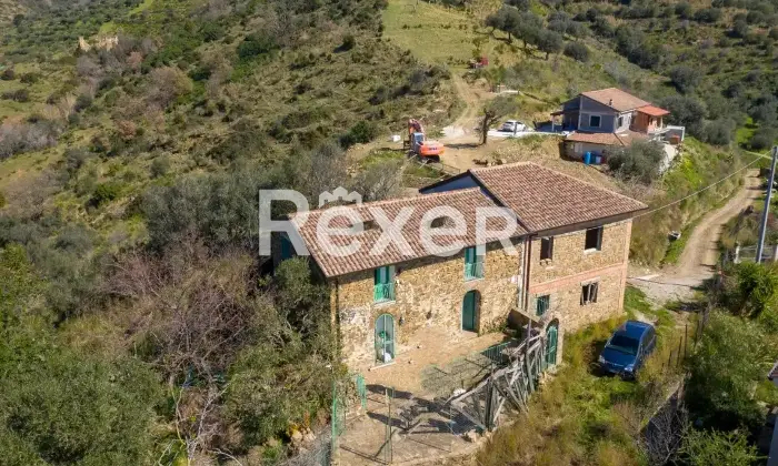 Rexer-Castellabate-Casa-tipica-cilentana-in-pietra-in-Localit-Santa-Croce-a-Castellabate-Altro