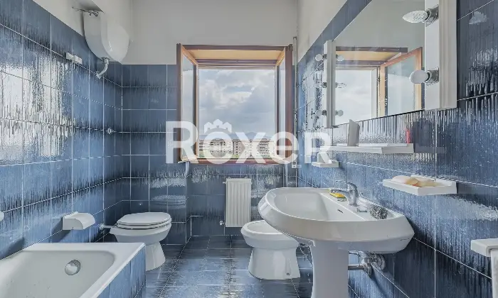 Rexer-Roma-Appartamento-ultimo-piano-di-ampia-metratura-con-terrazzi-Altro