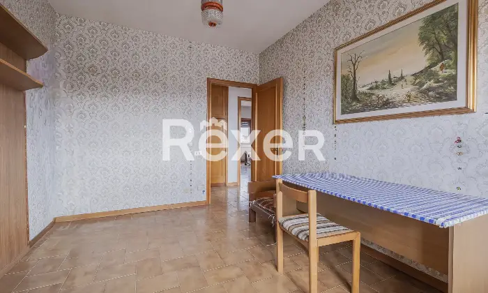 Rexer-Roma-Appartamento-ultimo-piano-di-ampia-metratura-con-terrazzi-Altro