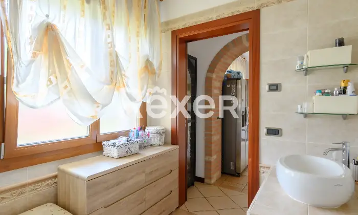 Rexer-Cervarese-Santa-Croce-Soluzione-indipendente-con-giardino-e-box-auto-Altro