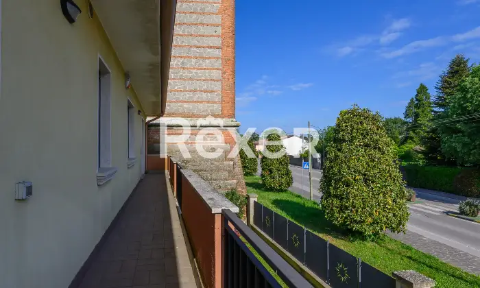 Rexer-Cervarese-Santa-Croce-Soluzione-indipendente-con-giardino-e-box-auto-Altro