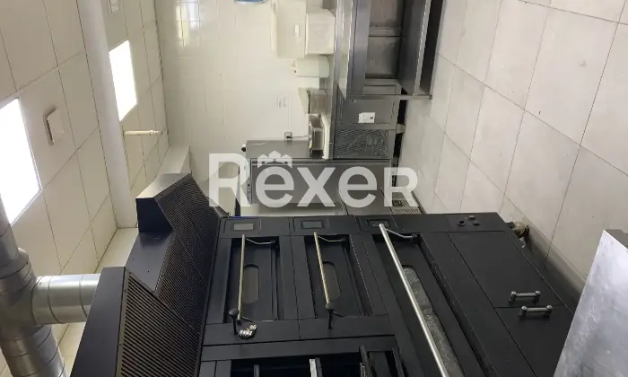 Rexer-Roma-locale-commerciale-zona-eur-laurentina-Bagno