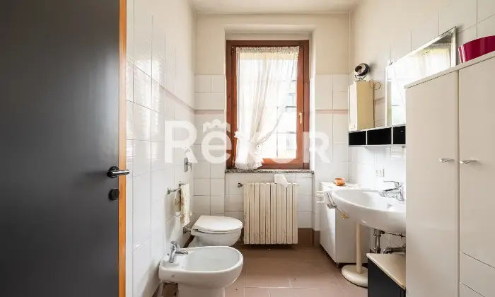 Rexer-Vimodrone-Villa-con-ampio-giardino-e-spazi-su-pi-livelli-Altro