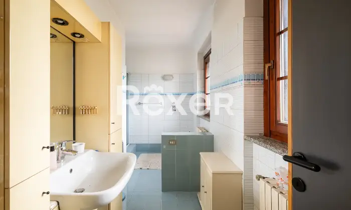 Rexer-Vimodrone-Villa-con-ampio-giardino-e-spazi-su-pi-livelli-Altro