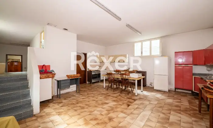 Rexer-Vimodrone-Villa-con-ampio-giardino-e-spazi-su-pi-livelli-Altro