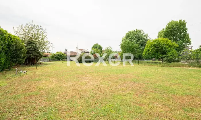 Rexer-Vimodrone-Villa-con-ampio-giardino-e-spazi-su-pi-livelli-Altro