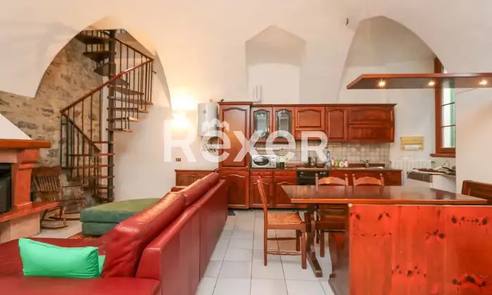 Rexer-Sala-Comacina-Appartamento-fronte-lago-con-giardinetto-Altro