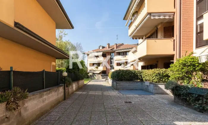 Rexer-Gessate-Ampio-bilocale-con-terrazzo-abitabile-cantina-e-box-auto-Altro