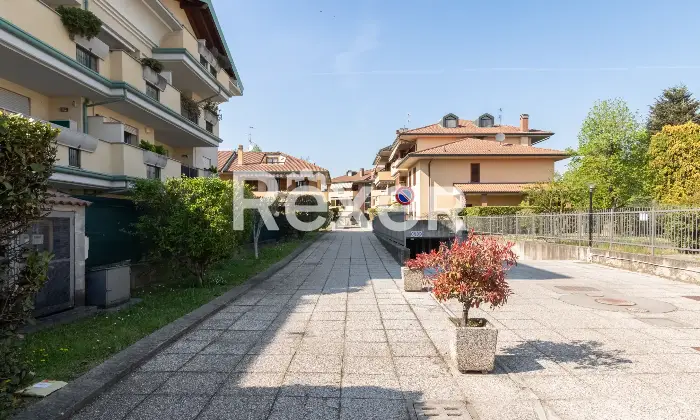 Rexer-Gessate-Ampio-bilocale-con-terrazzo-abitabile-cantina-e-box-auto-Altro