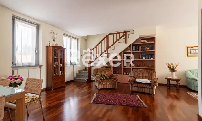 Rexer-Gessate-Appartamento-su-due-livelli-con-box-e-cantina-Altro