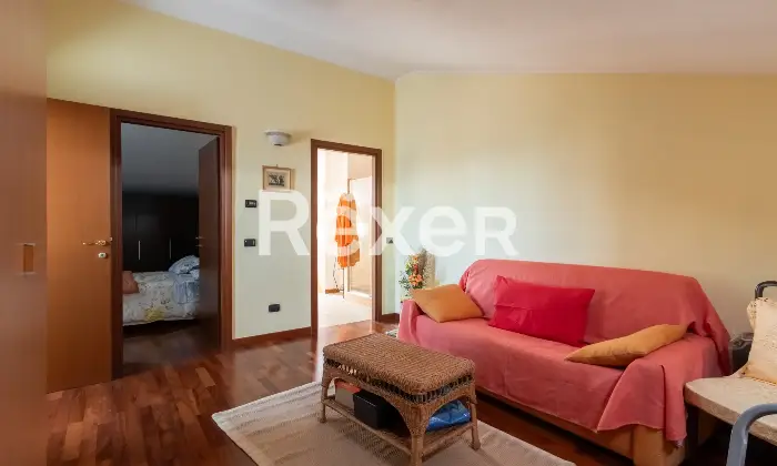 Rexer-Gessate-Appartamento-su-due-livelli-con-box-e-cantina-Altro