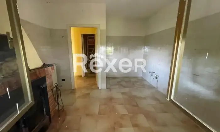 Rexer-Orchi-Villa-in-vendita-in-Via-Neviera-Orchi-Conca-della-Campania-da-ristrutturare-Altro