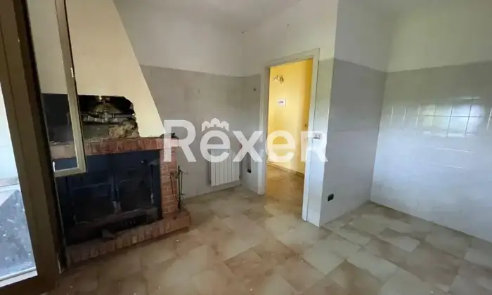 Rexer-Orchi-Villa-in-vendita-in-Via-Neviera-Orchi-Conca-della-Campania-da-ristrutturare-Altro