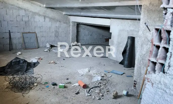 Rexer-Raffadali-VENDESI-UN-INTERO-STABILE-A-RAFFADALI-CON-DOPPIA-ENTRATA-Mansarda