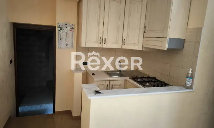 Rexer-Raffadali-VENDESI-UN-INTERO-STABILE-A-RAFFADALI-CON-DOPPIA-ENTRATA-Cucina