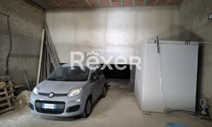 Rexer-Raffadali-VENDESI-UN-INTERO-STABILE-A-RAFFADALI-CON-DOPPIA-ENTRATA-Garage