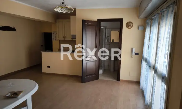 Rexer-Raffadali-VENDESI-UN-INTERO-STABILE-A-RAFFADALI-CON-DOPPIA-ENTRATA-Altro