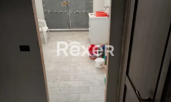 Rexer-Raffadali-VENDESI-UN-INTERO-STABILE-A-RAFFADALI-CON-DOPPIA-ENTRATA-Altro