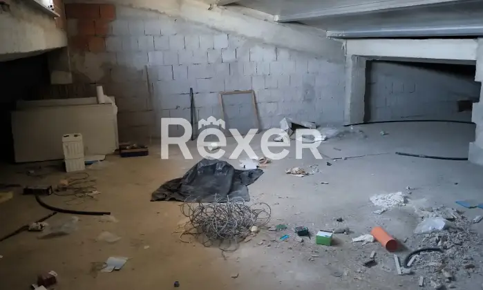 Rexer-Raffadali-VENDESI-UN-INTERO-STABILE-A-RAFFADALI-CON-DOPPIA-ENTRATA-Mansarda