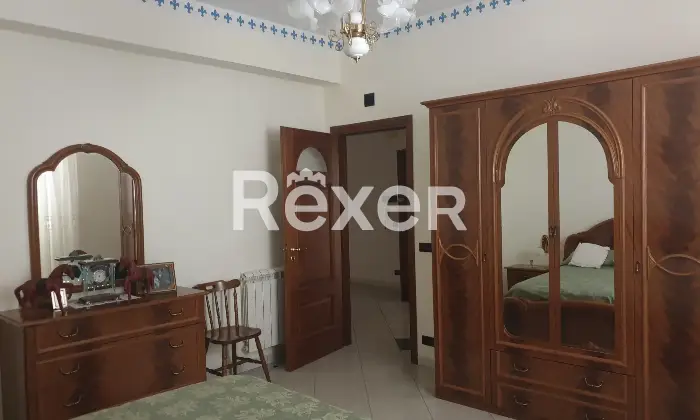 Rexer-Raffadali-VENDESI-UN-INTERO-STABILE-A-RAFFADALI-CON-DOPPIA-ENTRATA-Camera-da-letto