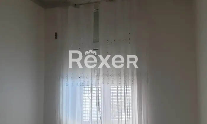 Rexer-Raffadali-VENDESI-UN-INTERO-STABILE-A-RAFFADALI-CON-DOPPIA-ENTRATA-Camera