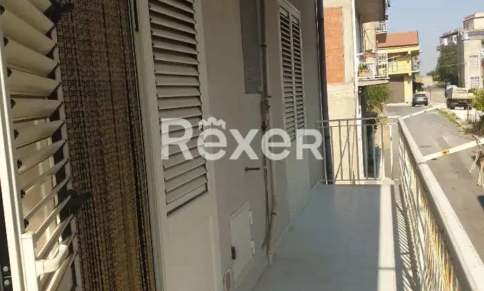 Rexer-Raffadali-VENDESI-UN-INTERO-STABILE-A-RAFFADALI-CON-DOPPIA-ENTRATA-Balcone