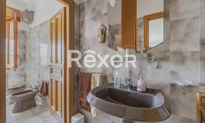 Rexer-Cesano-Vendesi-Villa-Bifamiliare-Cesano-Altro