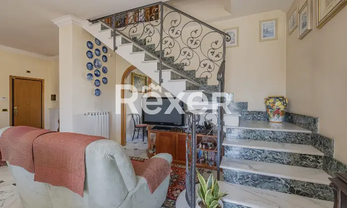 Rexer-Cesano-Vendesi-Villa-Bifamiliare-Cesano-Altro