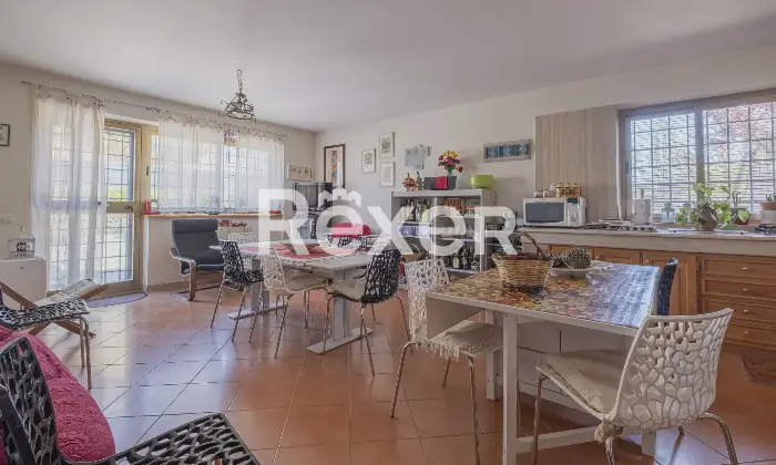 Rexer-Cesano-Vendesi-Villa-Bifamiliare-Cesano-Altro