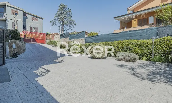 Rexer-Cesano-Vendesi-Villa-Bifamiliare-Cesano-Altro