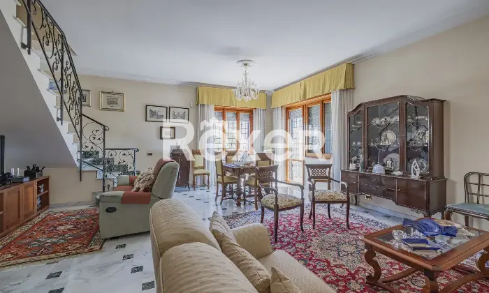 Rexer-Cesano-Vendesi-Villa-Bifamiliare-Cesano-Altro