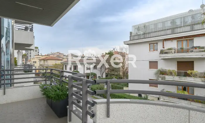 Rexer-Venezia-Ampio-appartamento-su-due-livelli-con-terrazze-garage-doppio-e-posti-auto-Altro