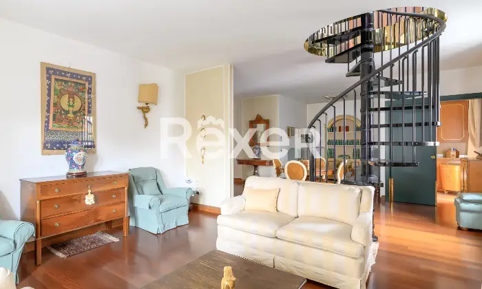 Rexer-Venezia-Ampio-appartamento-su-due-livelli-con-terrazze-garage-doppio-e-posti-auto-Altro