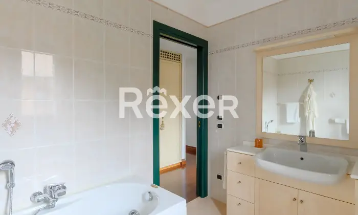 Rexer-Venezia-Ampio-appartamento-su-due-livelli-con-terrazze-garage-doppio-e-posti-auto-Altro